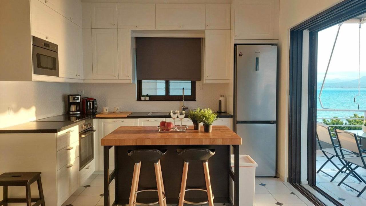 Loutraki Bay Apartment Bagian luar foto