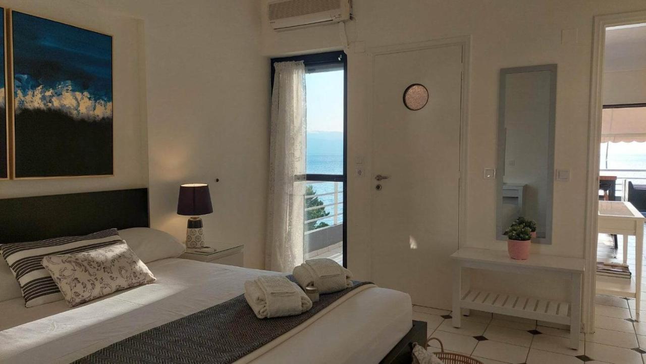 Loutraki Bay Apartment Bagian luar foto